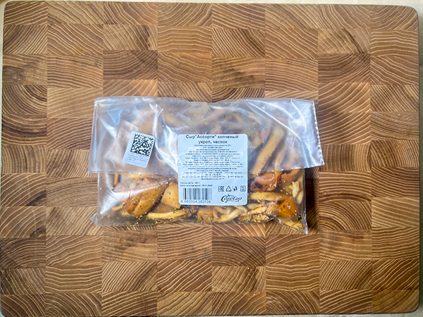 Сыр 150 гр ГОРНЫЙ СЫРОВАР (Ассорти копчёный с укропом и чесноком) в Пятигорске