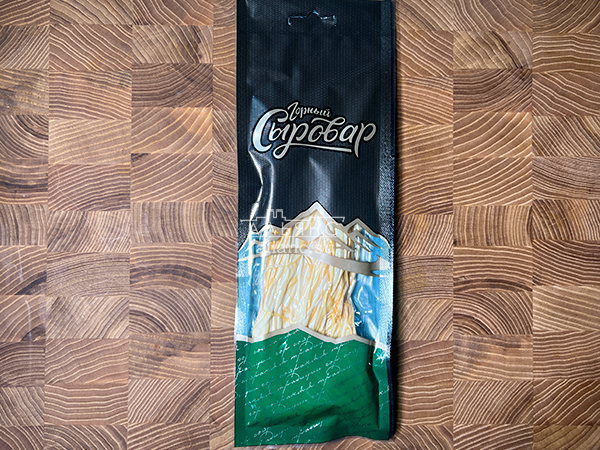 Сыр 60 гр ГОРНЫЙ СЫРОВАР (Паутинка копчёная) в Пятигорске